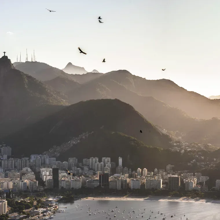 Rio de Janeiro visto do alto, com a enseada de Botafogo